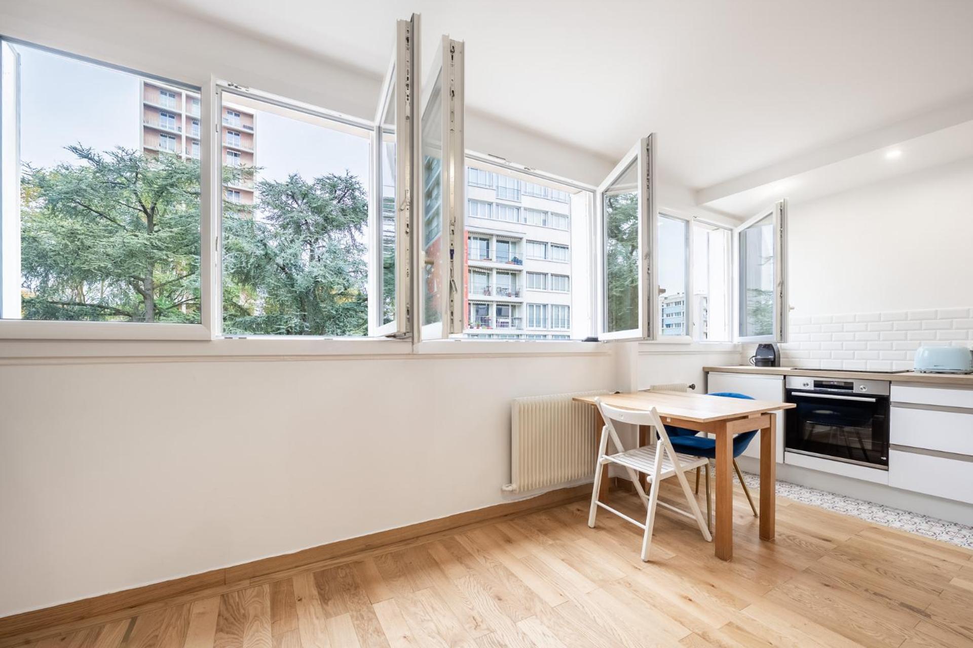 Charming Parisian Home Away From Home In The Heart Of باريس المظهر الخارجي الصورة